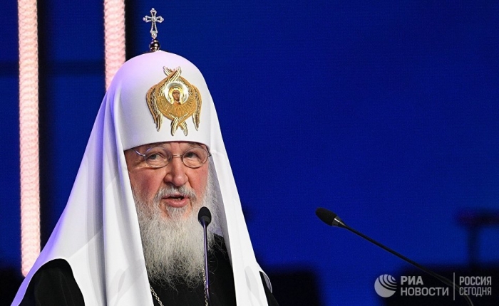 Патриарх Кирилл предложил присвоить многодетным семьям особый статус